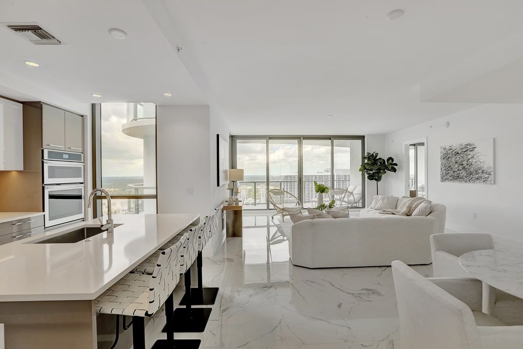 100 Las Olas Residence